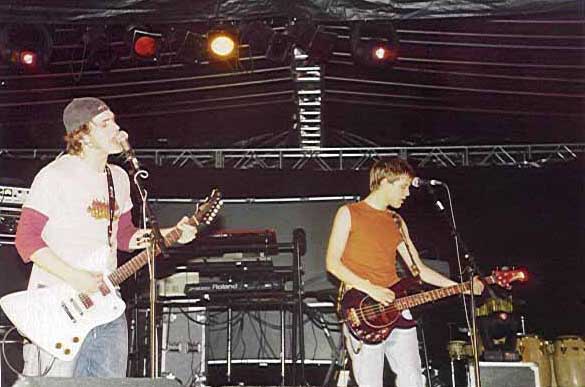 Picture 2 of THE DUM DUMS at Summer Ball 2001
